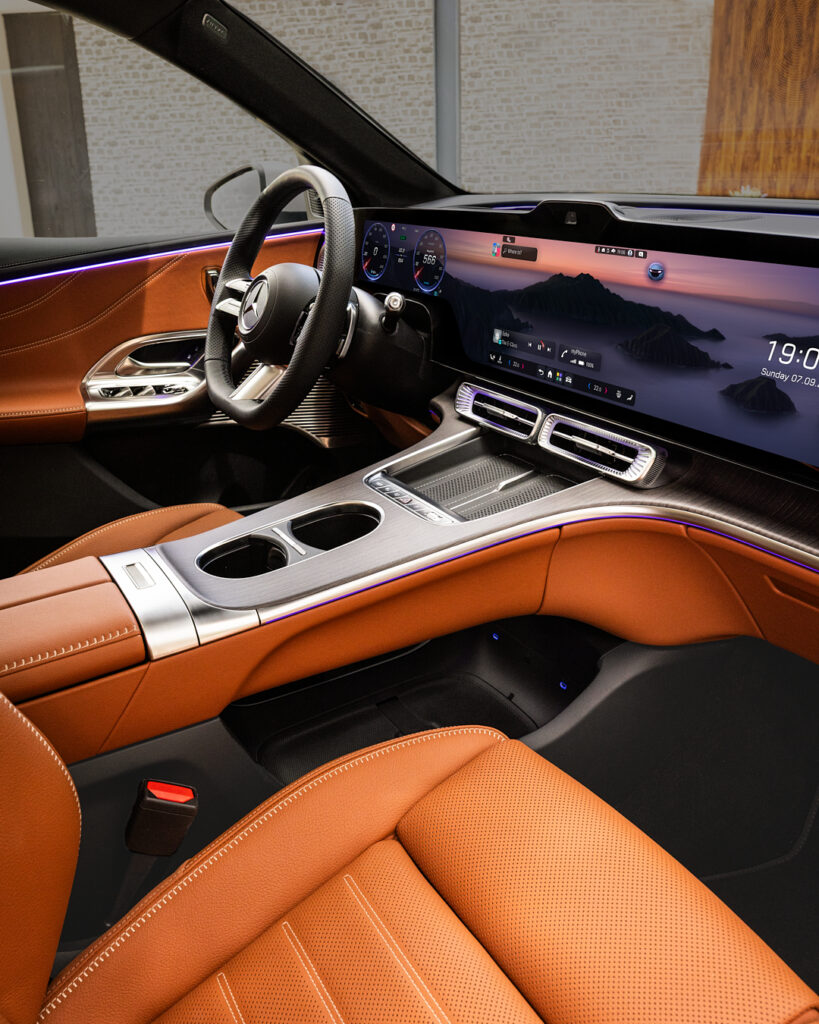 12341892 C.P.BH.X540 PAD BEV SocialStill INT Hyperscreen reflections 4 5 plate DE RGB