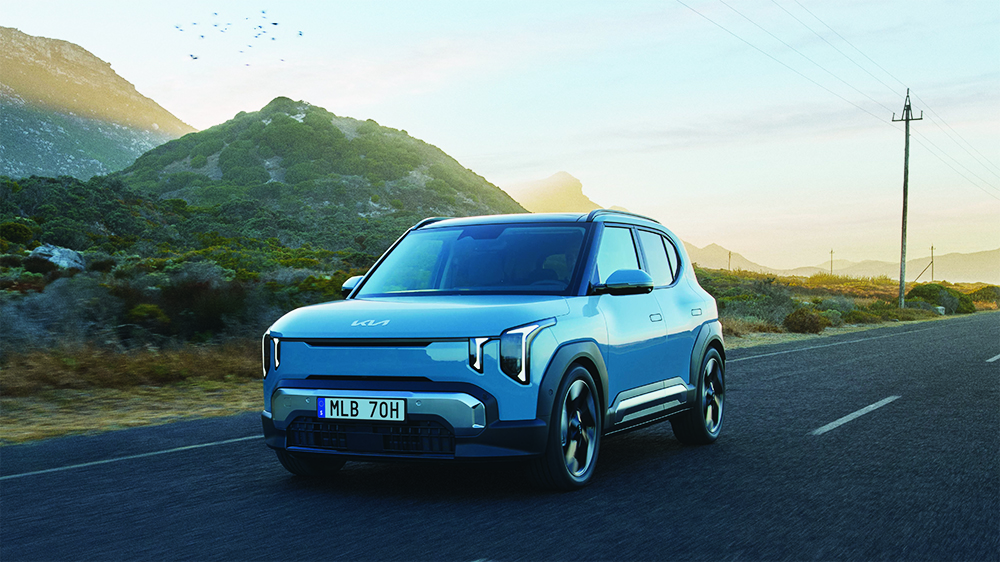 Kia EV2 hero2 driving liggande kopiera