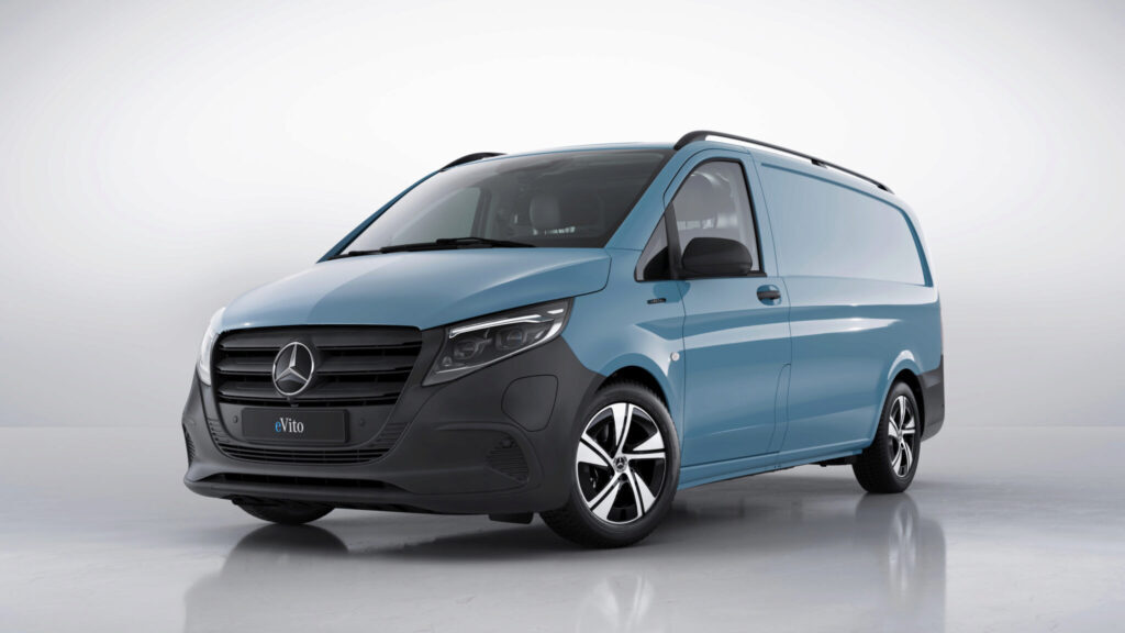 blå mercedes-benz eVito skåpbil