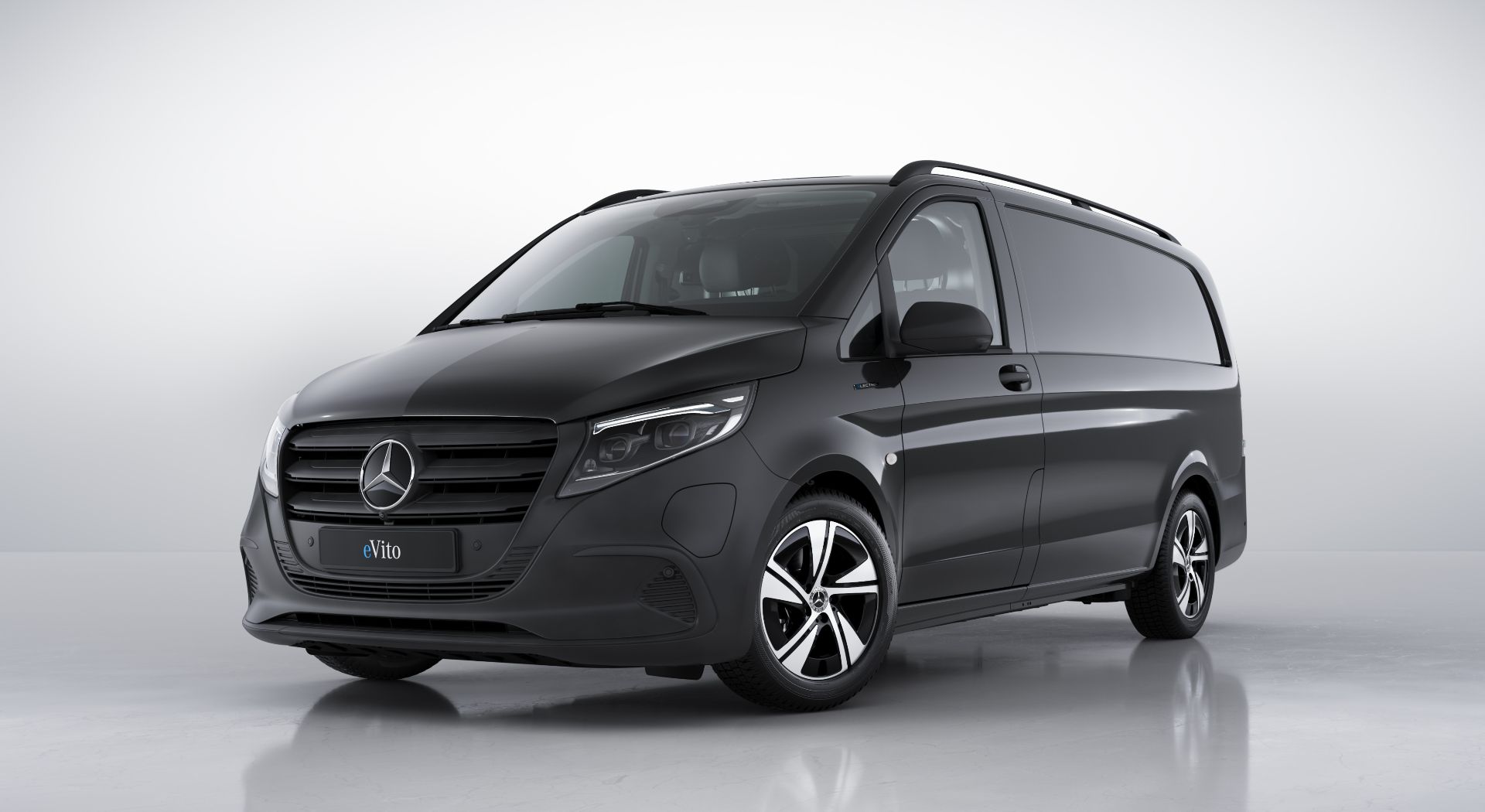 svart mercedes-benz eVito skåpbil